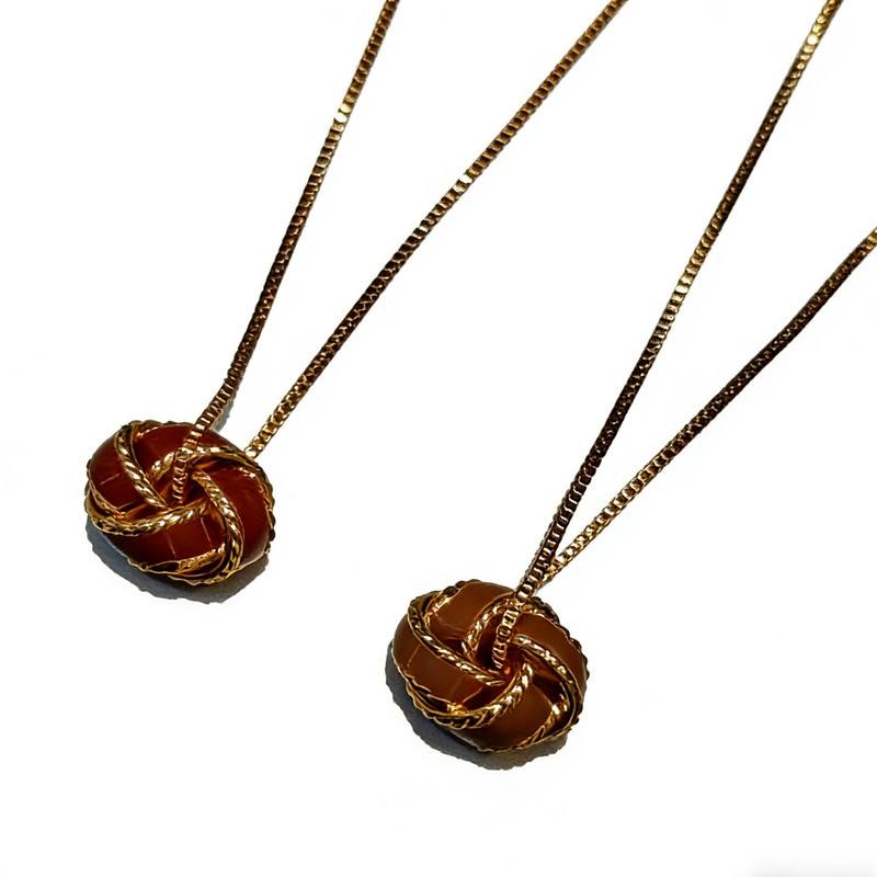 Item No.P0122Cinnamon Knot Pendant